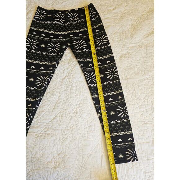 Cute Shosho Chic Black Geometric Leggings S/M Stretchy, Stylish, Cozy & Soft - Picture 3 of 7